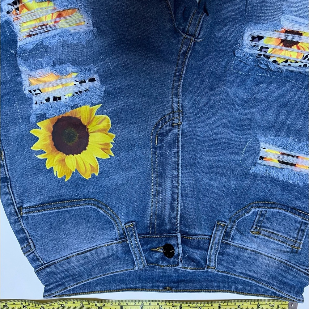 Sunflower Distressed Blue Jean Shorts sz small nwot - Picture 8 of 8